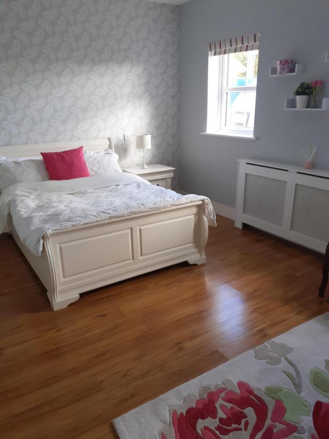 Private Room In Superb House Bed 1 Nobber Exterior foto